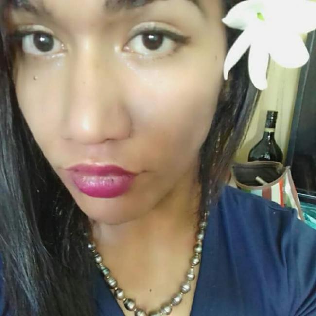 Délicieuse Naea Trans
